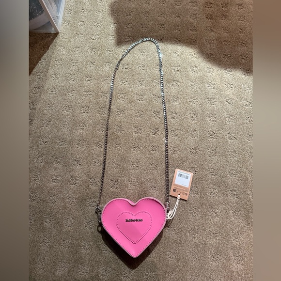 MINI HEART SHAPED LEATHER BAG (Dr Martens) - Picture 2 of 9